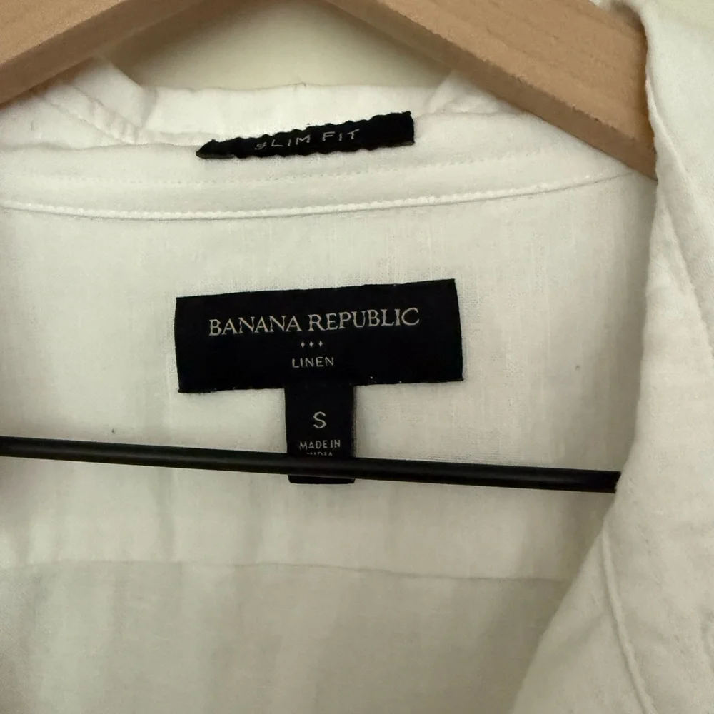 Banana Republic White Button-Up Shirt - Picture 5 of 8